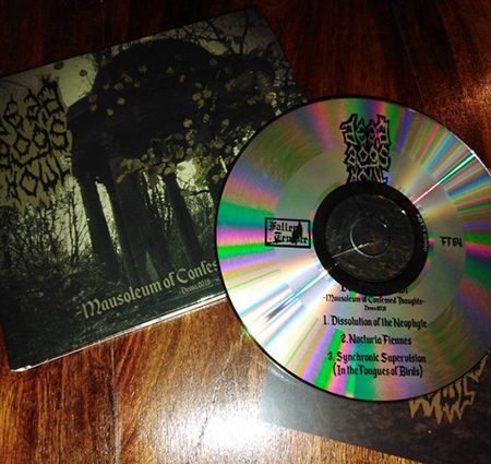 DEAD DOG'S HOWL - mausoleum of confessed thoughts - DIGICD